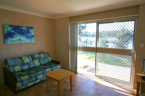 Lake Edge Apartments - Events Australia 11