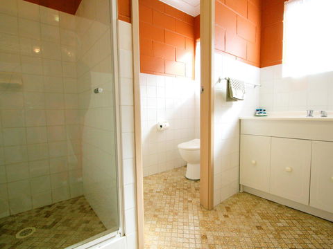 Lake Edge Apartments - Events Australia 25