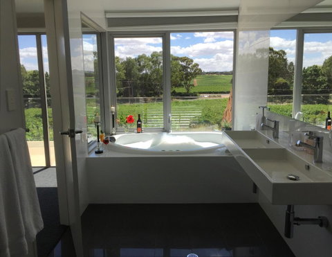Barossa Shiraz Estate - Tourism Bookings 39