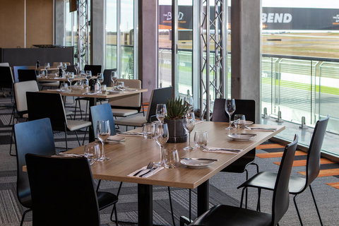 Rydges Pit Lane - Events Australia 39