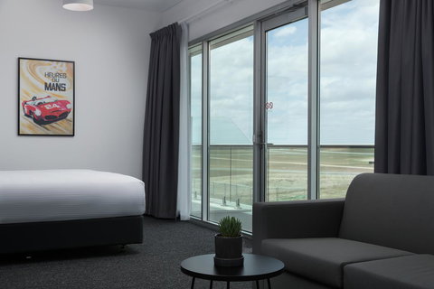 Rydges Pit Lane - Events Australia 25