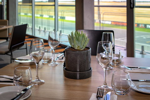 Rydges Pit Lane - Events Australia 37