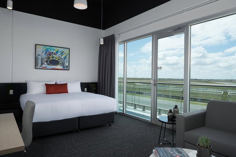 Rydges Pit Lane - Events Australia 10