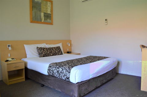 Bathurst Motor Inn - Events Australia 25