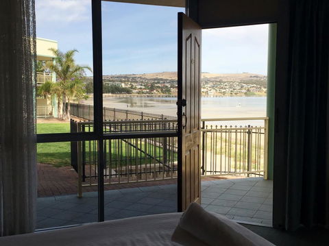 Hilton Beachfront Motel - Tourism Bookings 18