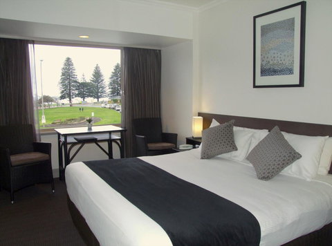 Nightcap At Hotel Victor - Events Australia 17