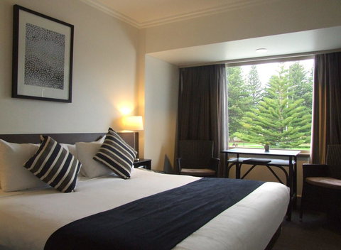 Nightcap At Hotel Victor - Events Australia 14