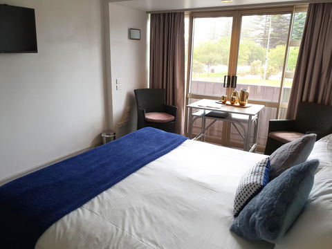 Nightcap At Hotel Victor - Events Australia 12