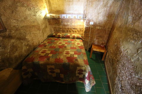 The Underground Motel - Accommodation Europe 3