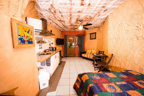 The Underground Motel - Accommodation Europe 18