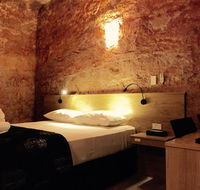The Lookout Cave Underground Motel - Accommodation Europe