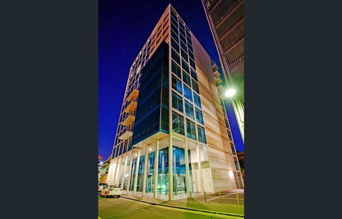 Light And Spacious, Stunning Views Of Adelaide - Events Australia 12