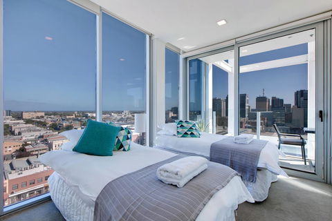 Light And Spacious, Stunning Views Of Adelaide - Events Australia 6