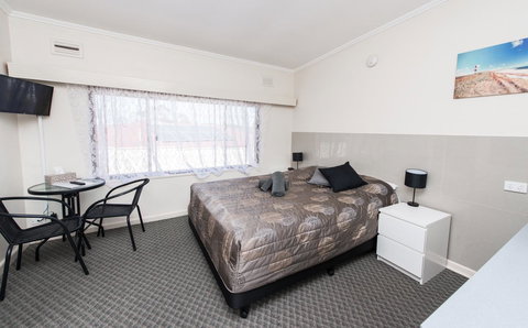 Blue Lake Motel - Events Australia 7