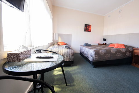 Blue Lake Motel - Events Australia 15