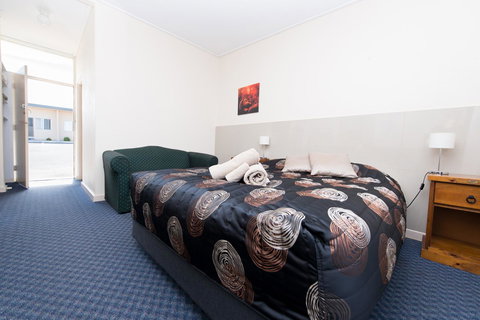 Blue Lake Motel - Events Australia 13