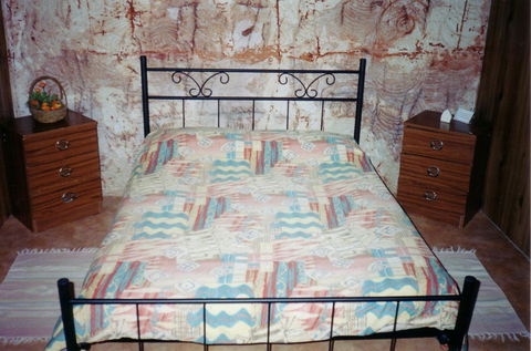 Radeka Downunder Underground Motel - Tourism Bookings 3