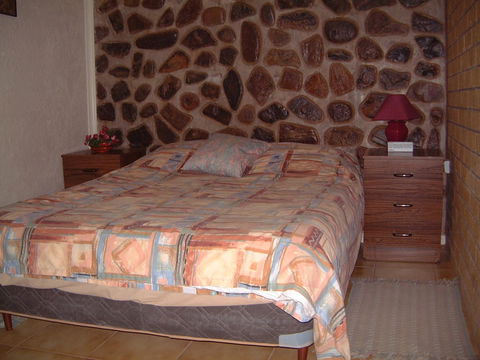 Radeka Downunder Underground Motel - Tourism Bookings 8