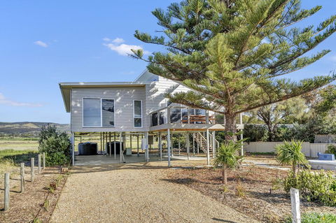 Sea View At Silver Sands - C21 SouthCoast Holidays - Tourism Bookings 13