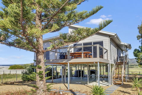 Sea View At Silver Sands - C21 SouthCoast Holidays - Tourism Bookings 0