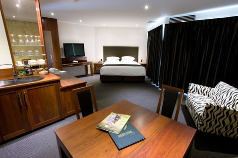 The Commodore - Tourism Bookings 10