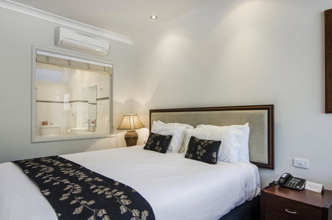 The Commodore - Tourism Bookings 6
