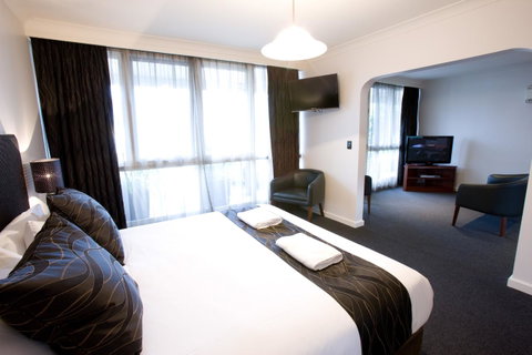 The Commodore - Tourism Bookings 33