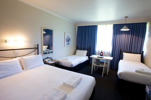 The Commodore - Tourism Bookings 26