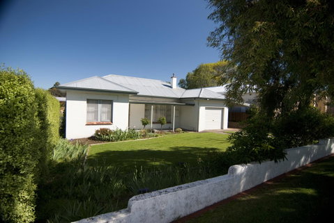 The Commodore - Tourism Bookings 20