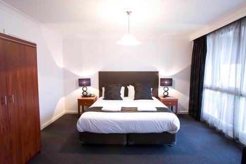 The Commodore - Tourism Bookings 7