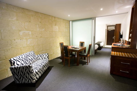 The Commodore - Tourism Bookings 12