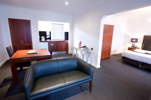 The Commodore - Tourism Bookings 32