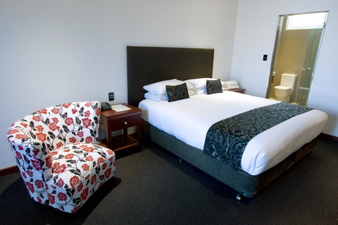 The Commodore - Tourism Bookings 11