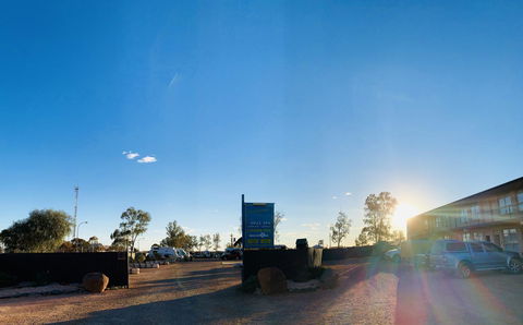 Opal Inn Hotel, Motel, Caravan Park - Events Australia 43