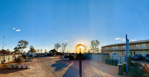 Opal Inn Hotel, Motel, Caravan Park - Events Australia 42