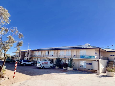 Opal Inn Hotel, Motel, Caravan Park - Events Australia 36