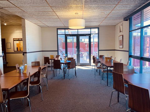 Opal Inn Hotel, Motel, Caravan Park - Events Australia 27
