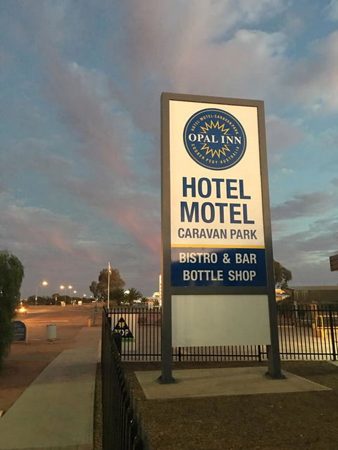 Opal Inn Hotel, Motel, Caravan Park - Events Australia 0