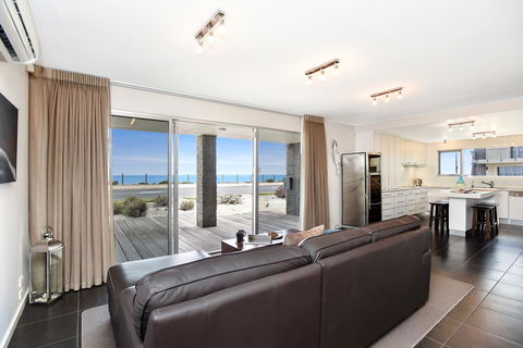 Esplanade Escape - Events Australia 1