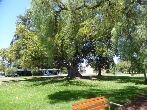 ADELAIDE CENTRAL APARTMENT - 3BR, 2BATH & CARPARK - Events Australia 30