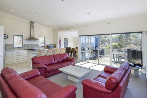 Saar River House - Events Australia 1