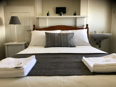 Cornwall Hotel - Accommodation Europe 0