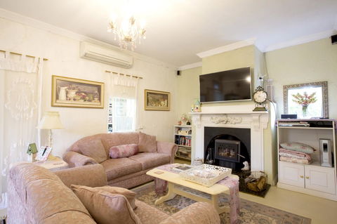 Jasmine\'s Barossa Valley Cottage - Events Australia 16