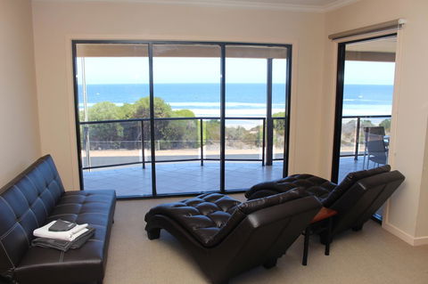 The Lighthouse - Beachfront Accommodation - Accommodation Europe 5