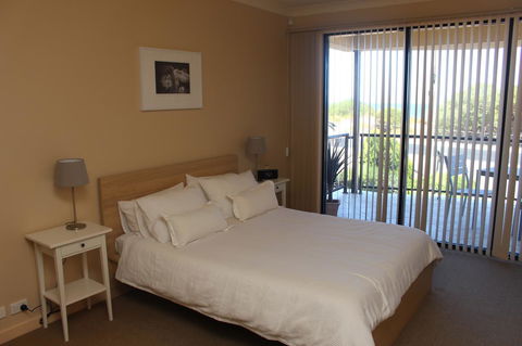 The Lighthouse - Beachfront Accommodation - Accommodation Europe 1