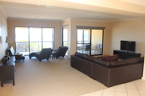 The Lighthouse - Beachfront Accommodation - Accommodation Europe 2
