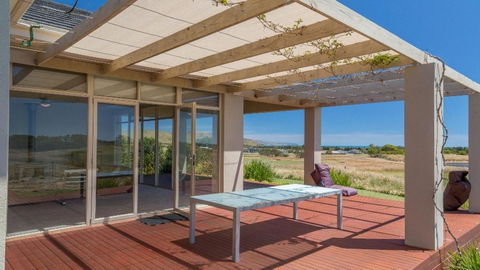 Golfers Paradise (18th Tee) - 52 Huntingdale Drive - Events Australia 5