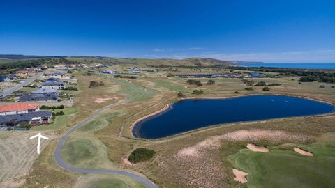 Golfers Paradise (18th Tee) - 52 Huntingdale Drive - Events Australia 7