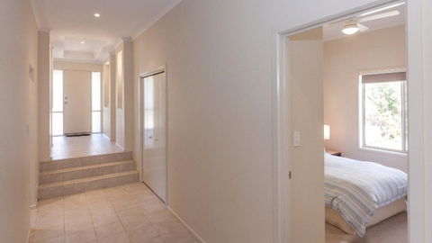 Golfers Paradise (18th Tee) - 52 Huntingdale Drive - Events Australia 17