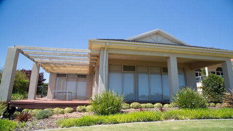 Golfers Paradise (18th Tee) - 52 Huntingdale Drive - Events Australia 16